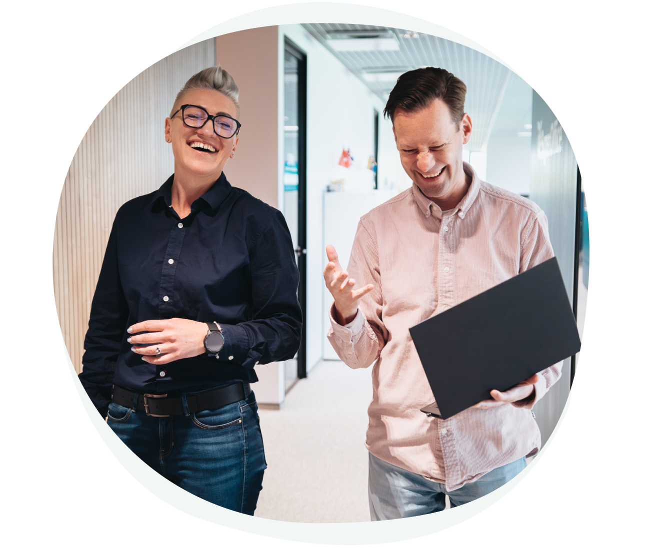  Bærbar computer, der viser SuperOffice CRM
